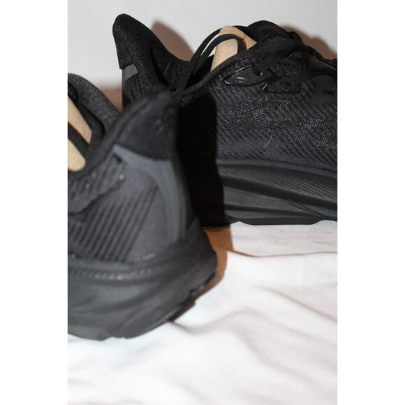 NIB HOKA ONE MEN\'S CLIFTON 9 BLACK BBLC‎ RUNNING ATHLETIC SNEAKERS 8.5 main image 4